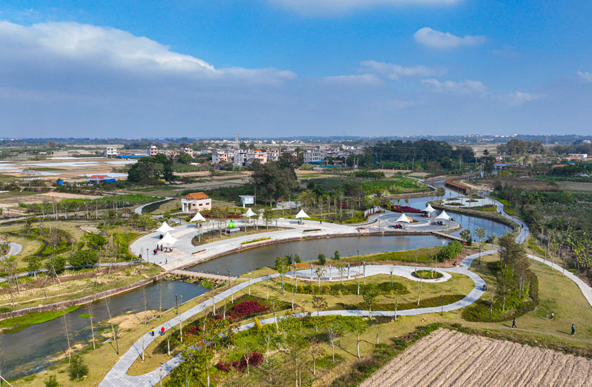 河畅水清，岸绿景美。
