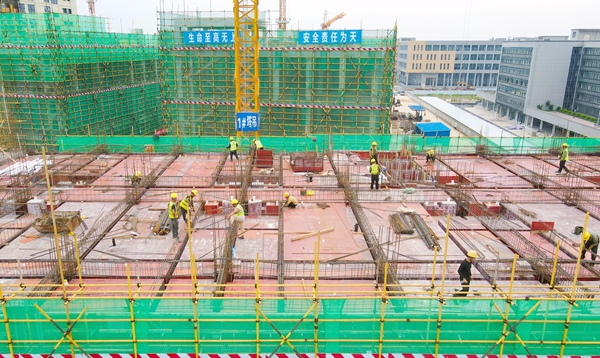 中國-東盟新能源電動車孵化基地配套設施項目施工現場 (2).jpg