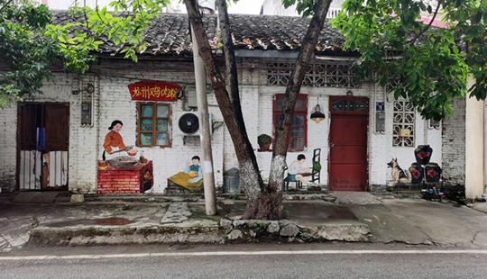 龙州县“彩绘文化墙” 绘出城市文明好风景