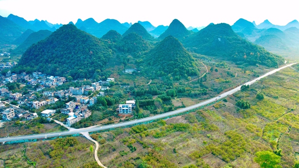 富平路航拍图。李学贤摄