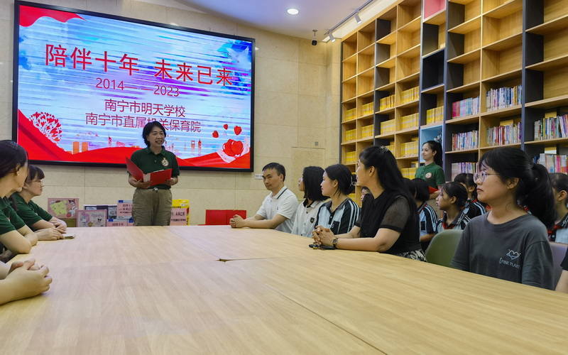 市直機關保育院黨總支書記宋萍堅致辭，向受助學生發出殷切寄語。韋詠瀚攝