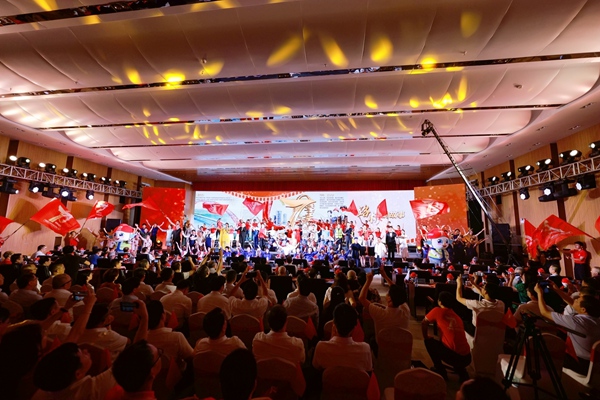 大合唱《路桥的故事》。广西路桥工程集团供图
