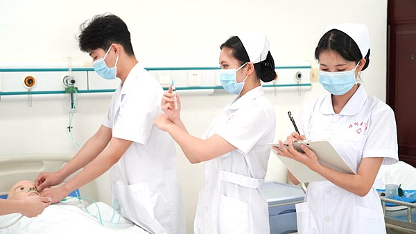 桂林医学院护理学院基础课程—综合情景演练。谢颖摄