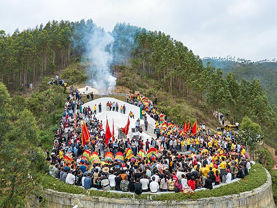 拜山节。梁明摄