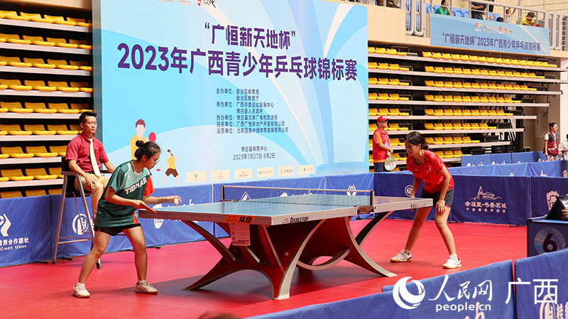 选手比拼。人民网 黄子婧摄