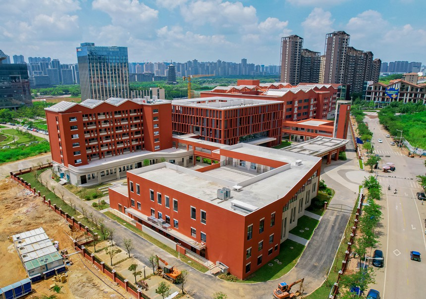 南宁市天桃实验小学明月校区投入使用。中国一冶供图
