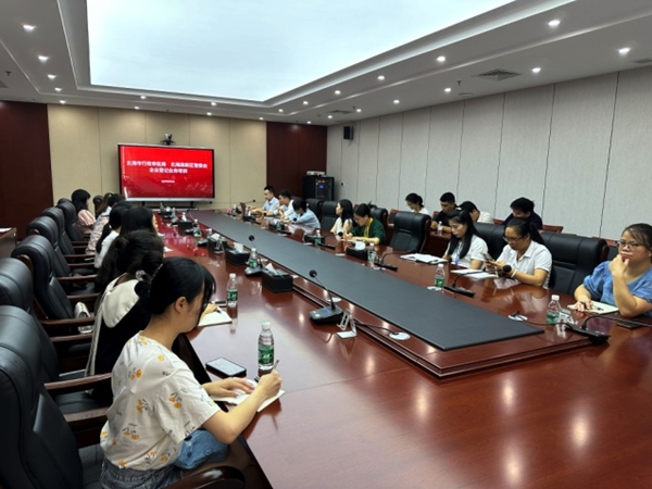 北海市行政审批局开展企业登记业务培训。