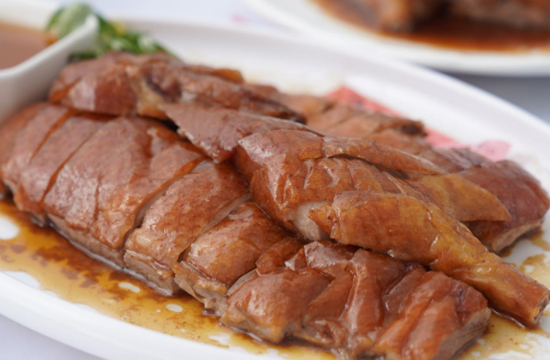 皮脆肉嫩的烧鸭。曾静瑶摄