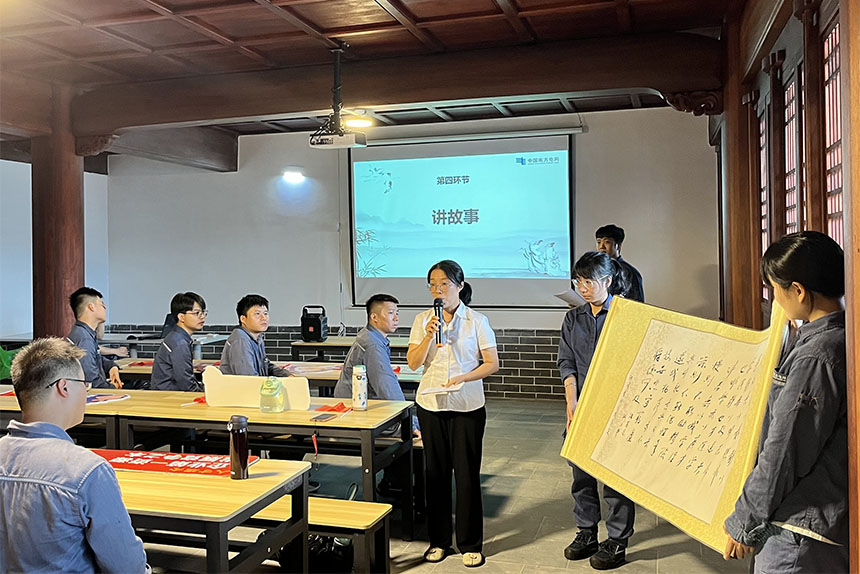 梧州市最美家庭”获得者张靖分享廉洁家风故事。卢洪婷摄