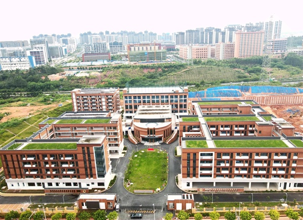 南宁市五象新区第一实验小学航拍图
