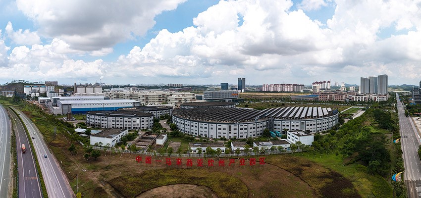 入驻中国—马来西亚钦州产业园的企业越来越多。人民网记者 严立政摄