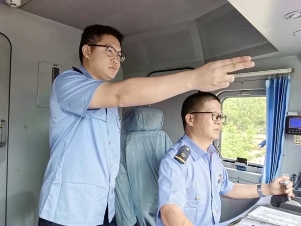 吴文飞。莫稀铜摄 (1).jpg