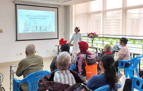 饮食指导。广西民族医院供图