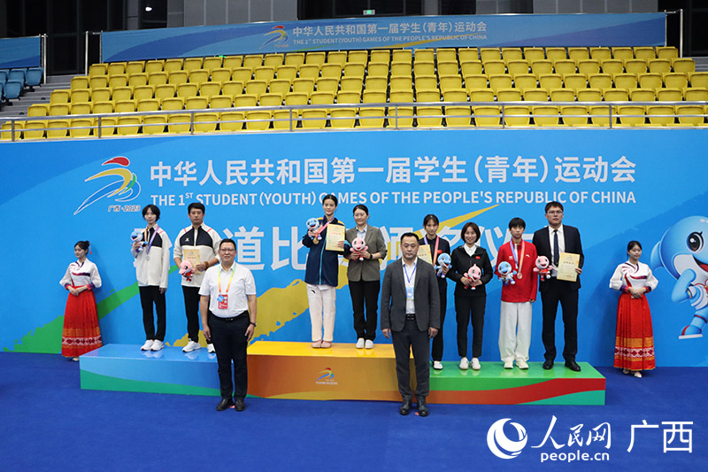 跆拳道女子-49kg项目颁奖仪式。人民网记者 覃心摄