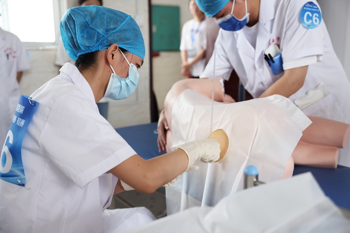桂医二附院第二届医学生医学技术技能竞赛。桂林医学院供图