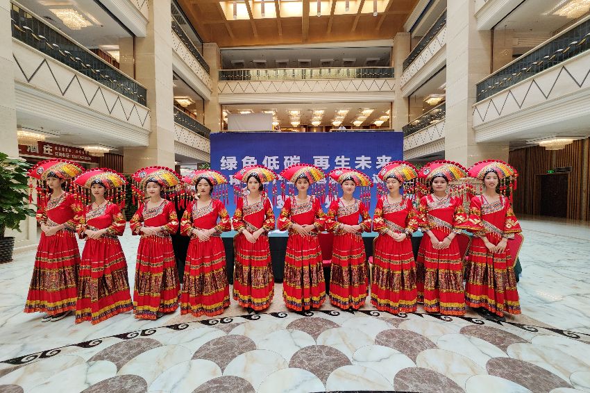 平果市2023年再生铝产业绿色发展会议礼仪队志愿服务活动。共青团平果市委员会供图
