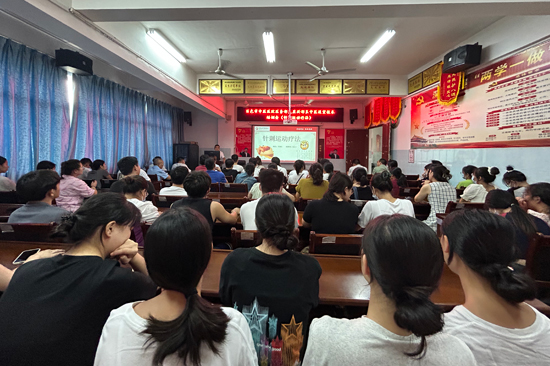 组织专家到隆林各族自治县开展中医适宜技术推广培训。百色市中医医院供图