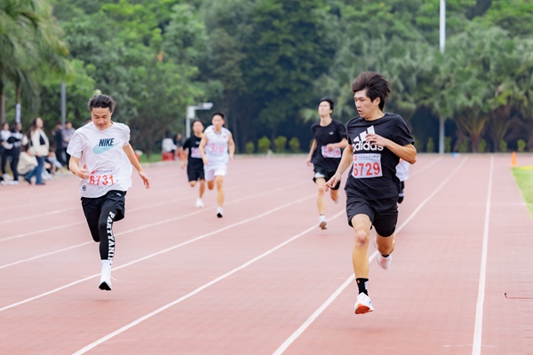 运动会精彩瞬间。北海艺术设计学院供图