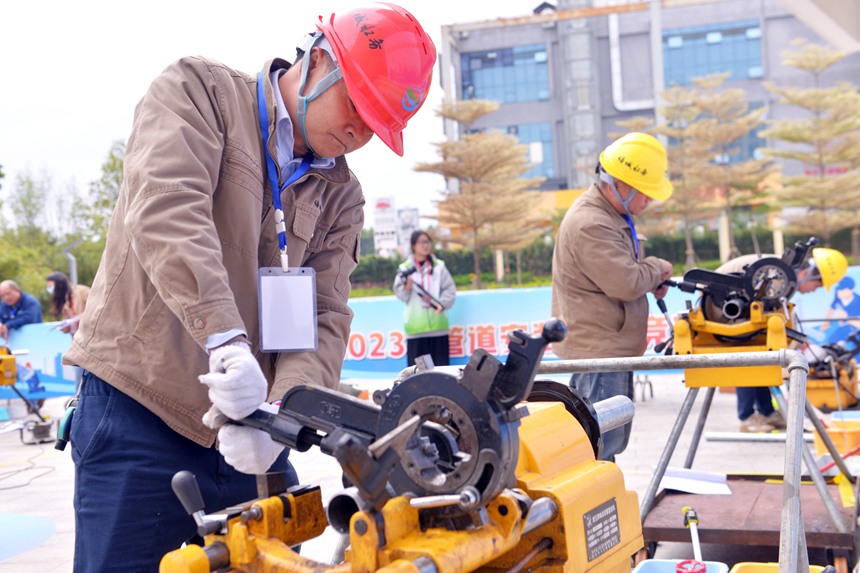 管道安裝技能競賽現場。楊健攝