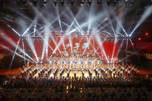 超酷歌舞《少年·潮》。李树艳摄