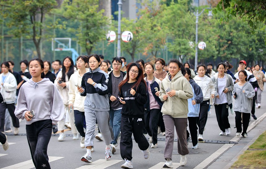 马拉松现场。桂林医学院供图