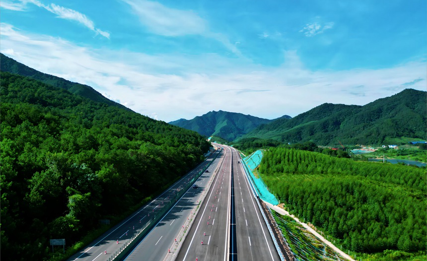 桂林至柳州高速公路改扩建项目