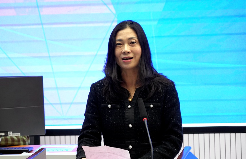 刘娟致辞。覃崇夏摄