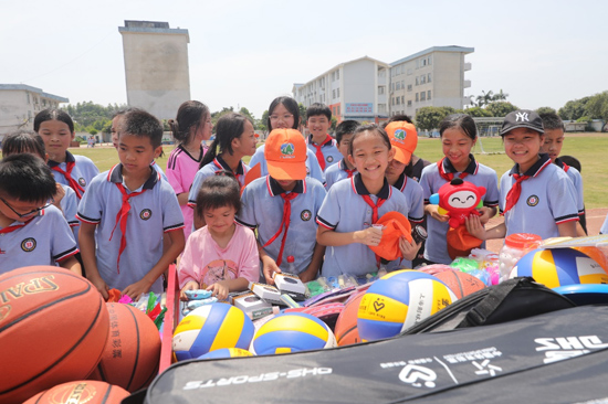 “公益体彩 快乐操场”活动已为广西120多所乡村学校捐赠体育器材