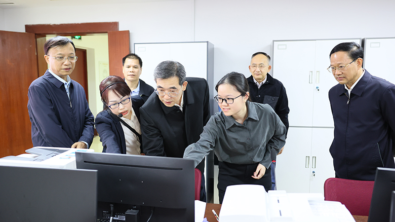 全国人大常委会法工委调研组在南宁市人大机关调研基层立法联系点工作情况 。南宁人大供图