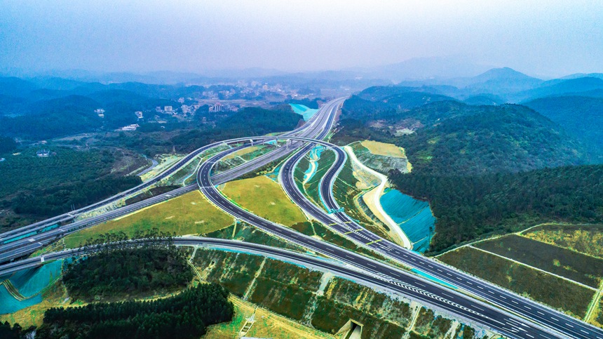 开云体育 开云官网广西路建集团承建的松铁