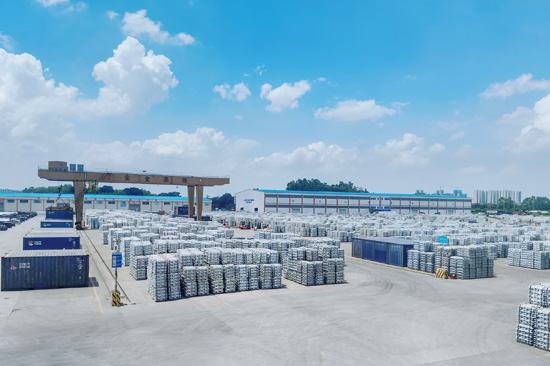 公司铝产品仓储现场