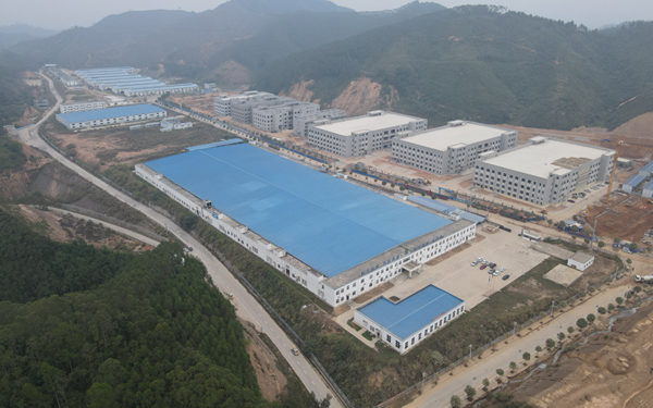 建设中的新材料高新技术产业园。陆川县委宣传部供图