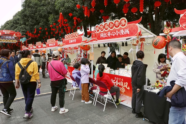 城隍庙会集市。黄少杰摄