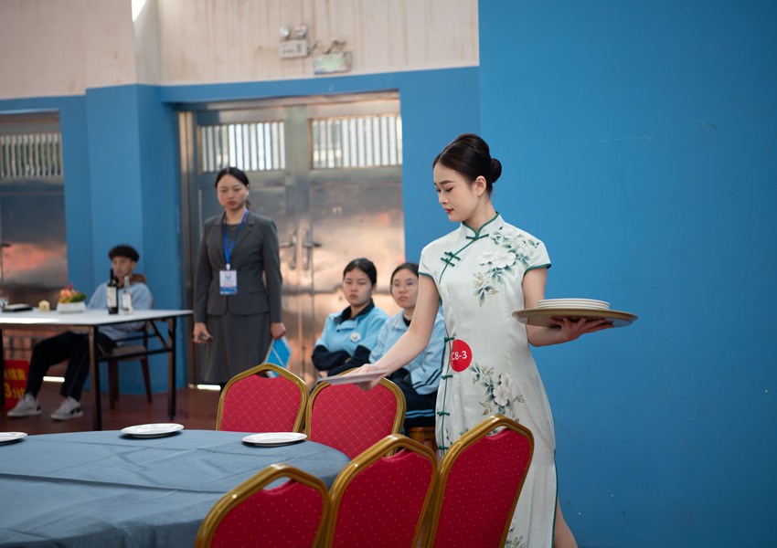 餐饮服务操作模块比赛现场。黄景龙摄