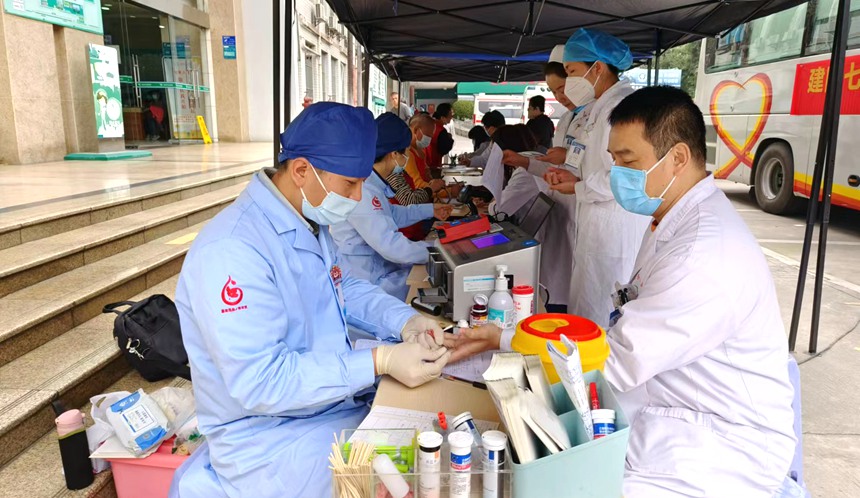 献血活动现场。广西民族医院