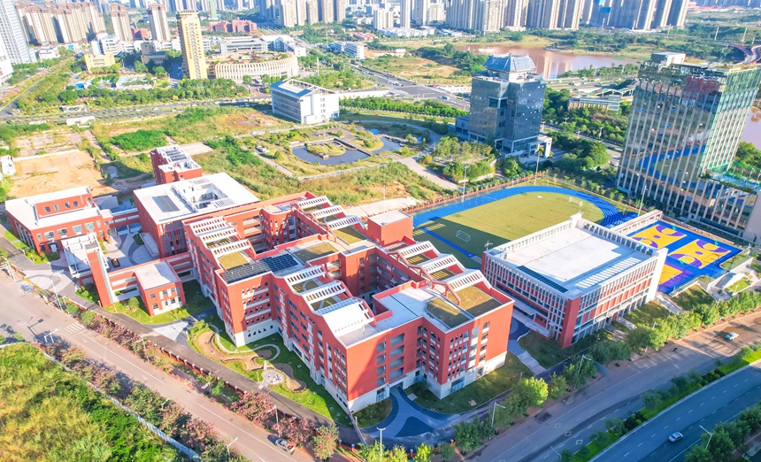 天桃实验小学明月校区全面完工。中国一冶供图