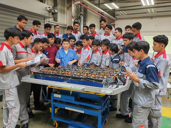 中國-印度尼西亞新能源汽車現代工匠學院2024年首期技術培訓。楊永貴攝