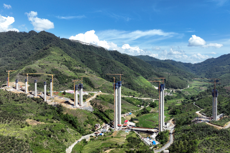 乐望高速雅长特大桥。公司供图