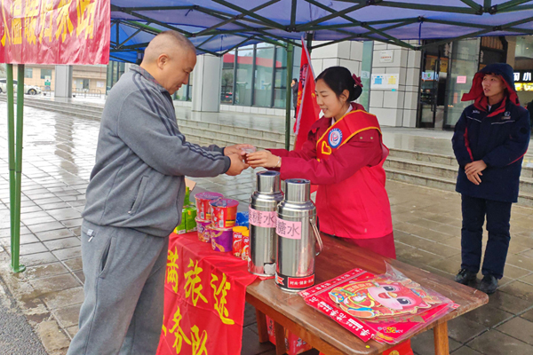 “玉兰花”班组开展情满旅途活动。吴丽华摄