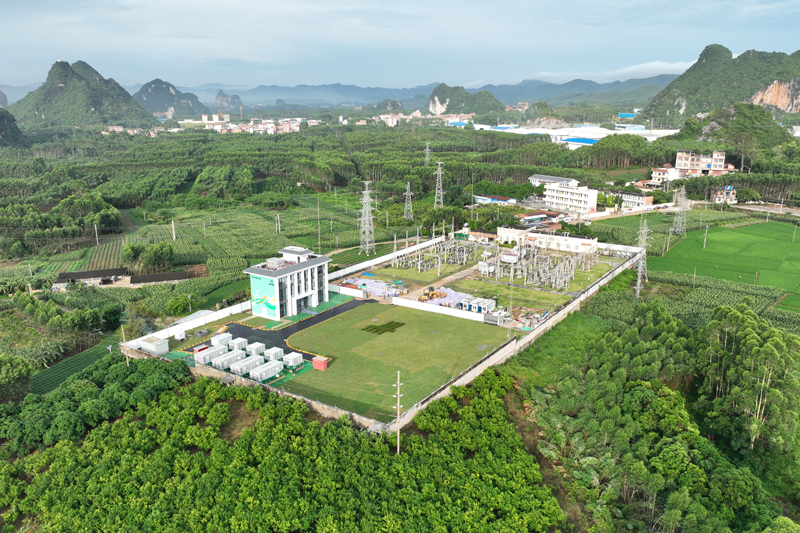 伏林钠离子电池储能电站在广西南宁建成投运。梁磊摄