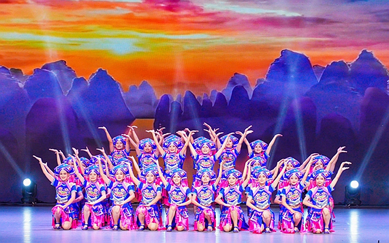 第十二届广西基层群众文艺会演广场舞集中会演在梧州举行