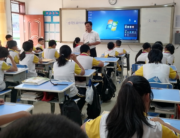 黄科：在深耕教育中践行代表使命(图1)