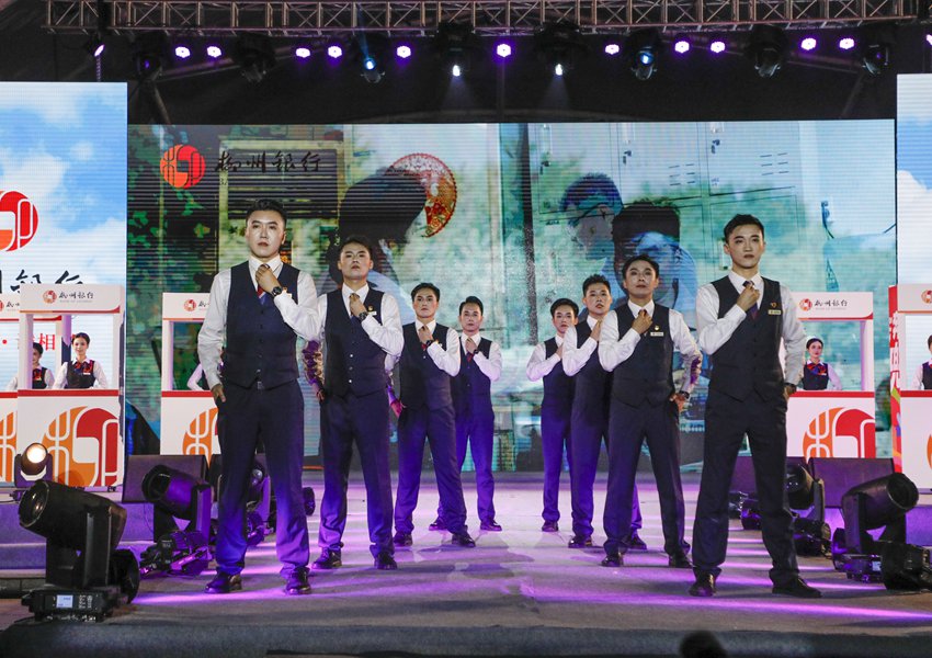 演出现场。陈圆媛摄