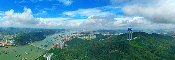 西江明珠耀山城 。陈静思摄