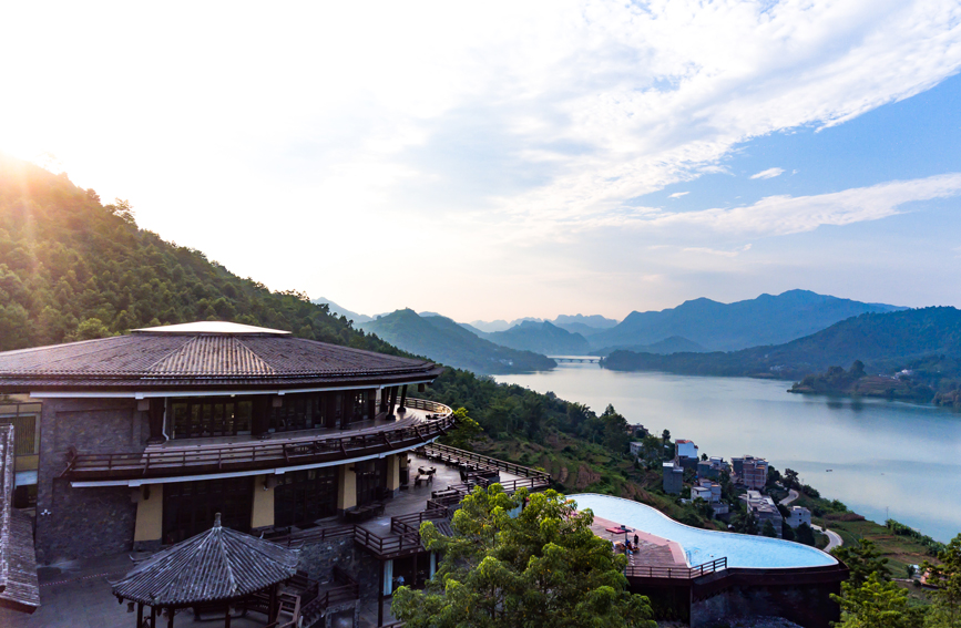 巴马赐福湖国际长寿养生温泉度假区。广旅集团供图