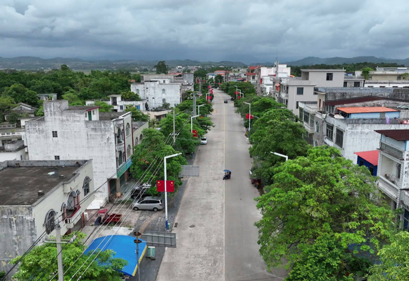 東興市竹山-鬆柏公路。東興市融媒體中心供圖
