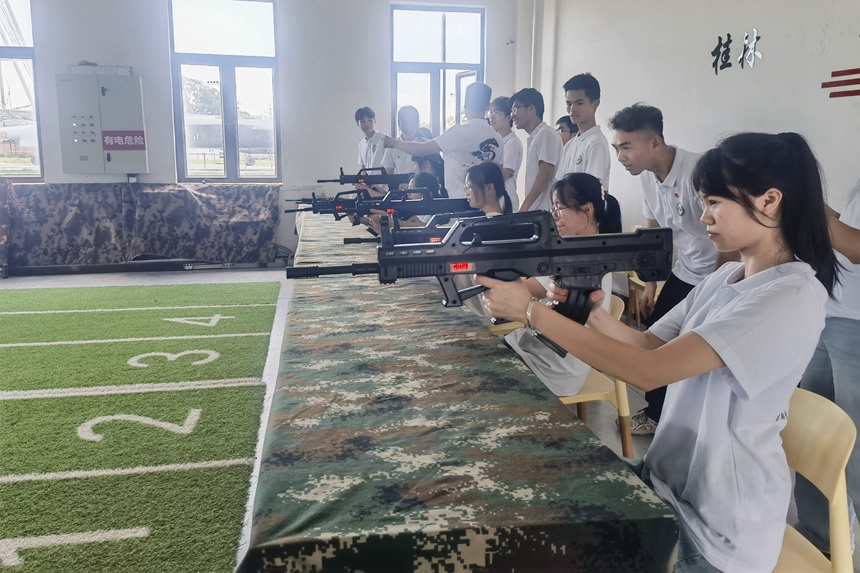 桂林军博园体验学习。韦璇摄