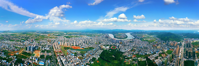 横州市城区全景。韦刚摄