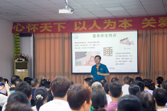 與市民交流健康知識-甘秋娟 攝