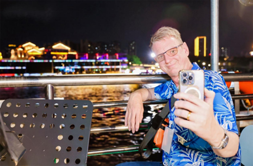 东盟旅行商体验夜游邕江百里秀美邕江。广西文旅厅供图